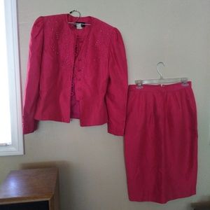 Ladies skirt suit